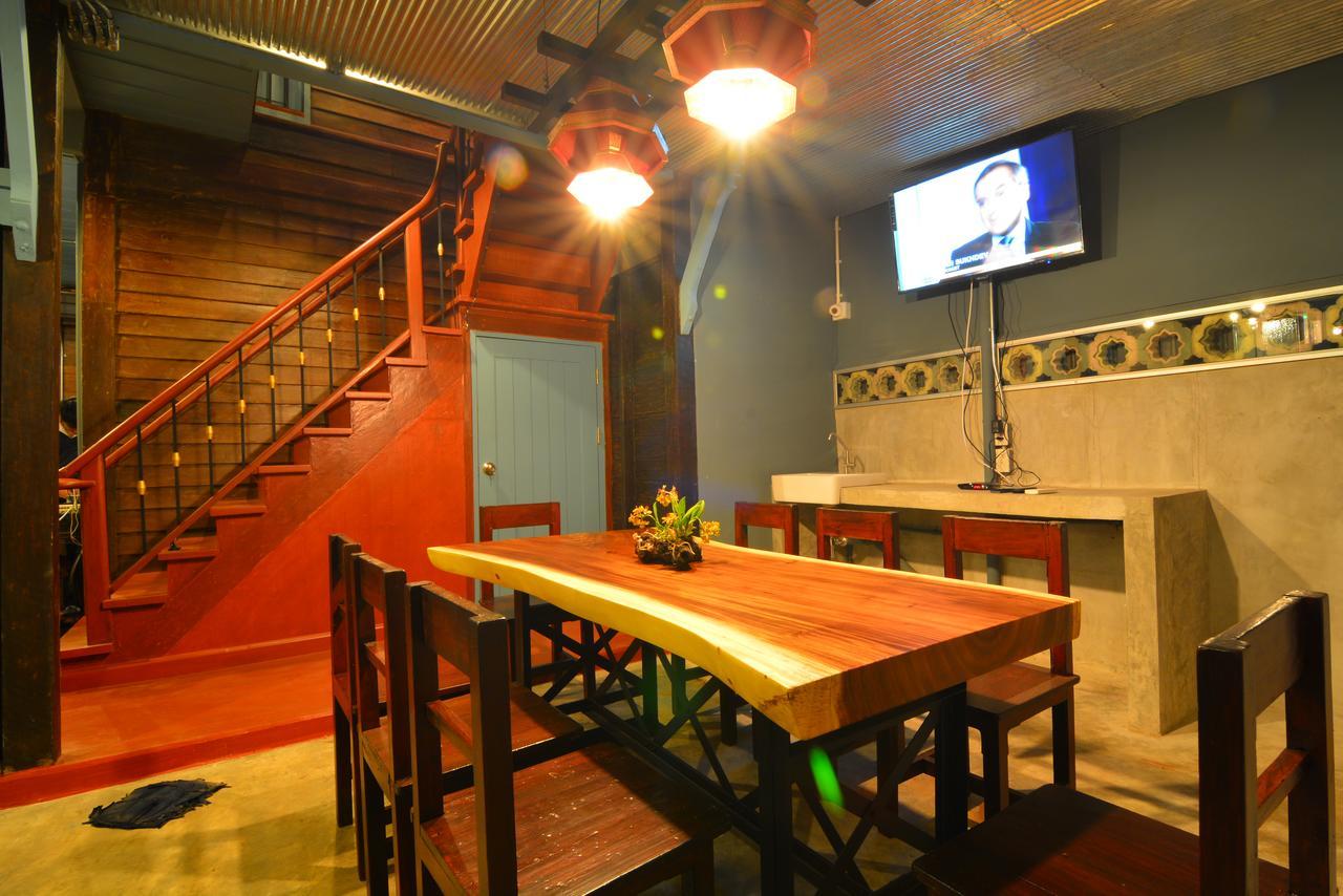 La Moon Hostel Бангкок Екстер'єр фото